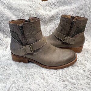 Comfortiva Boots, women's 8, Olive Green